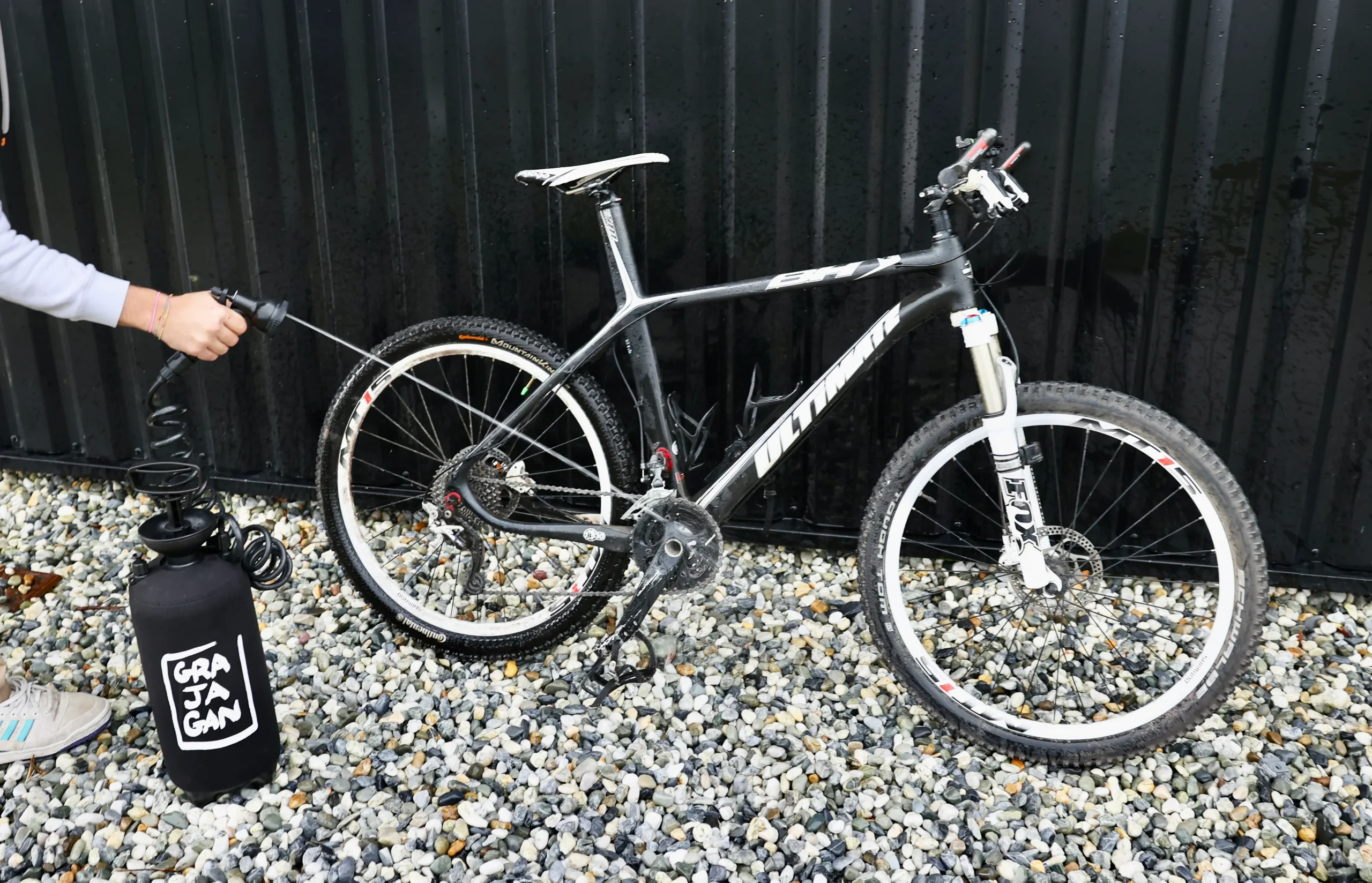 BEACH SHOWER - 8 litres – Image 6